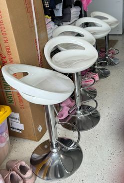 5 Bar Stools