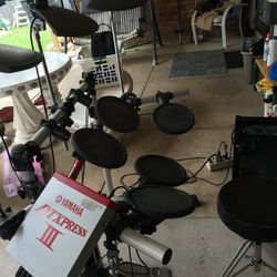 Yamaha  DTEXPRESS III Electronic Drums 