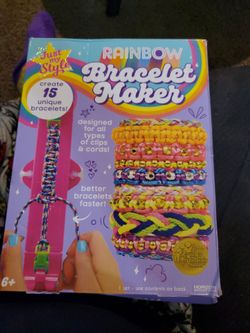 Bracelet maker- gently used, still plenty of supplies included