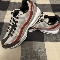 Nike Men’s Air Max 95 Size 11