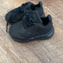 Kids Adidas Size 4