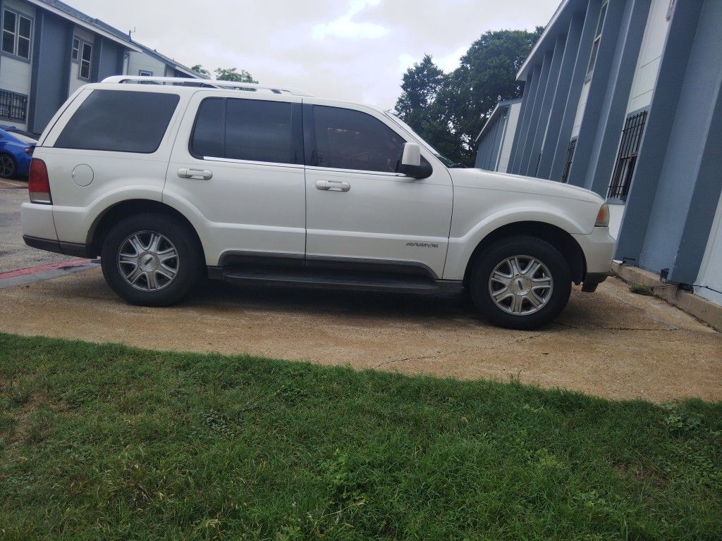 2004 Lincoln Aviator