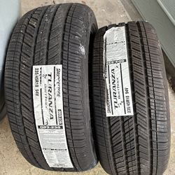 2 235/45/18 Bridgestone