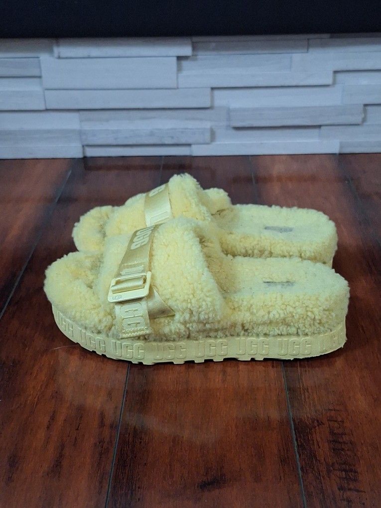 Ugg Fluffita Slipper in Yellow, Size 8
