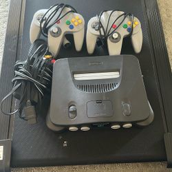 Nintendo 64 Console Two Controllers