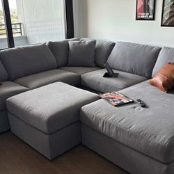 5 Piece Sectional w. Ottoman 