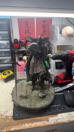 For Honor Statue
