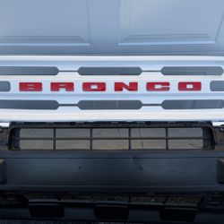 WHITE FORD BRONCO SPORT 2021 2022 2023 2024 2025 FRONT BUMPER ORIGINAL + RADIATOR GRILLE