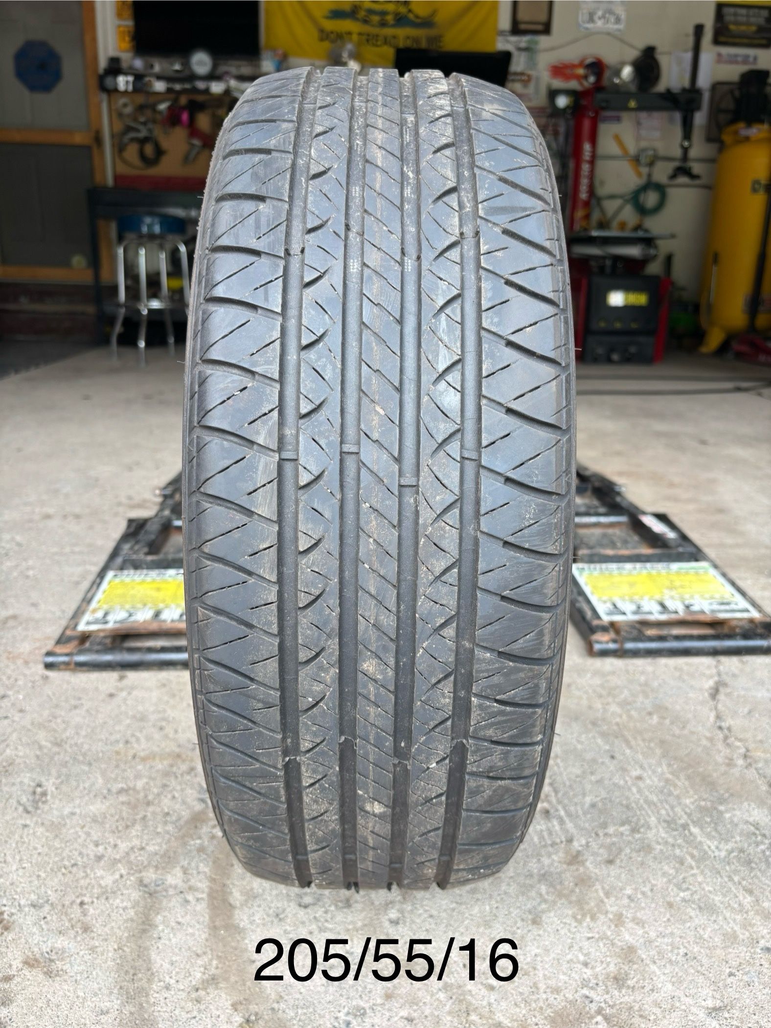(1) - 205/55/16 Kelly Edge A/S Tire