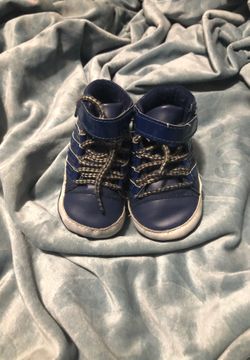 Baby shoe size 6-9 month