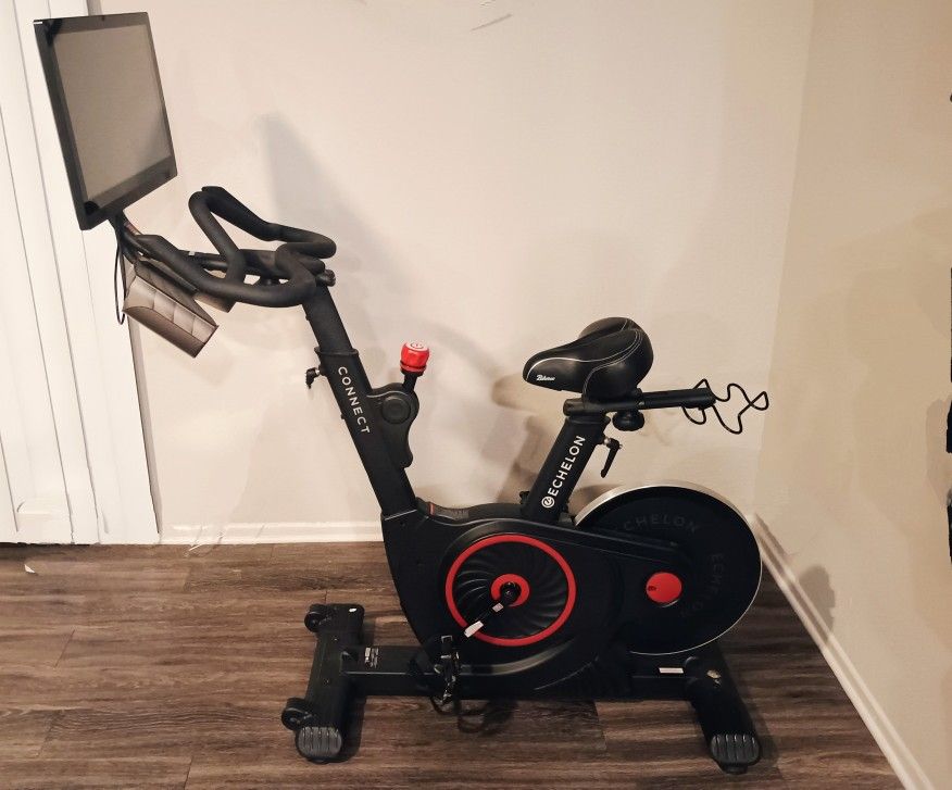 Echelon Connect EX-5s-22" Monitor (BARELY USED)