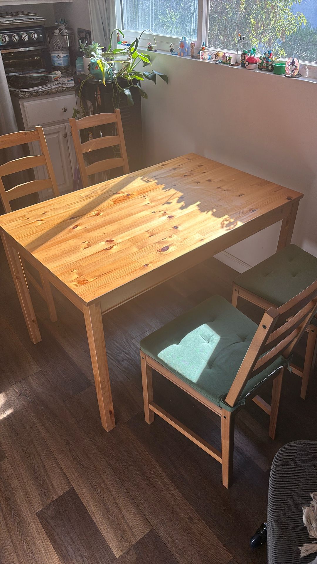 Dining Table Set With 4 Chairs