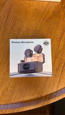 Wireless microphone set, brand new, wrapped in plastic never been opened.