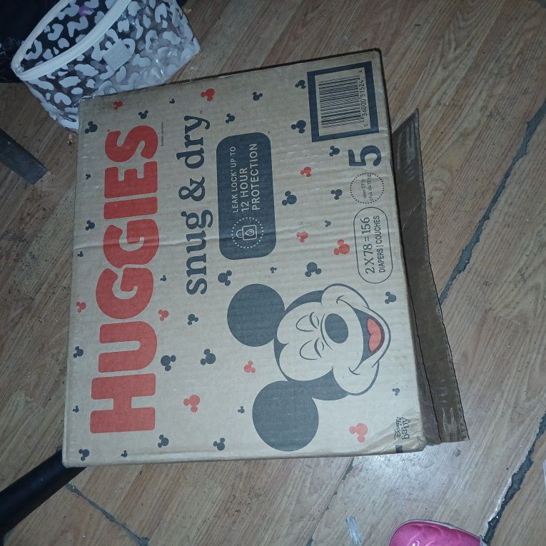Case Of Huggies Sung And Dry Baby Diapers Sze 5