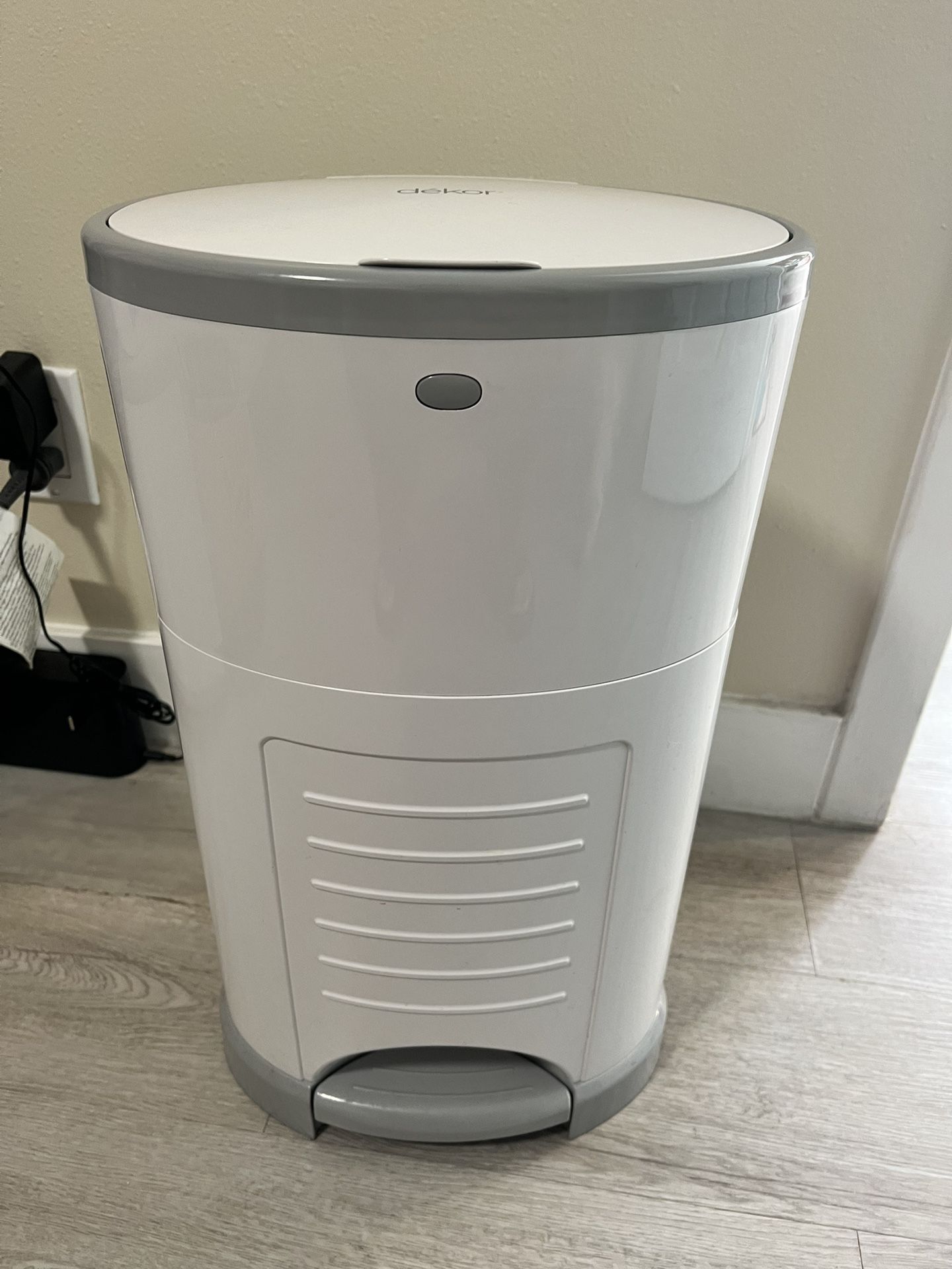 Diaper Dekor Eko Classic Diaper Pail - White