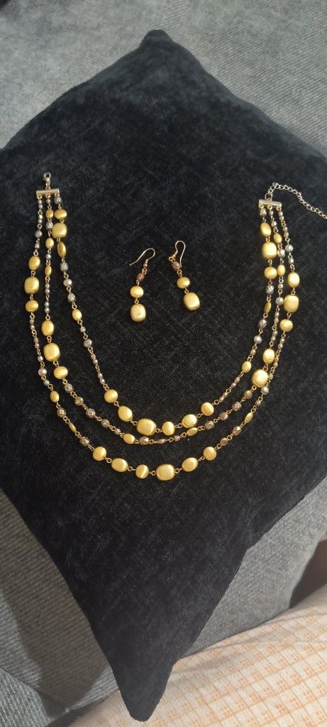 Necklaces With Earrings