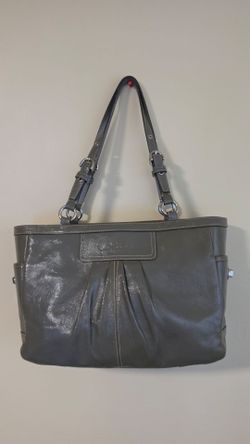COACH GREY SHOULDER TURNLOCK