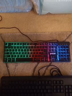KEYBOARD FOR SELL GREAT CONDITION