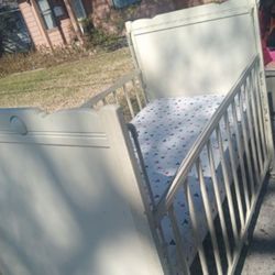 CRIB WITH MATTRESS 