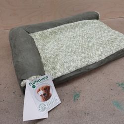 Furhaven Cooling Gel Dog Bed for Medium/Small Dogs in Dark Sage