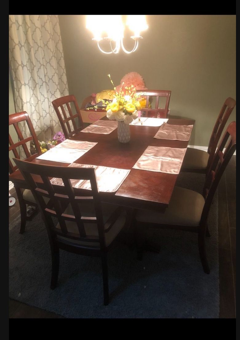 Table With 6 Chairs 