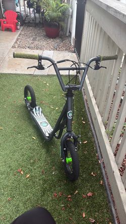 Mongoose Scooter
