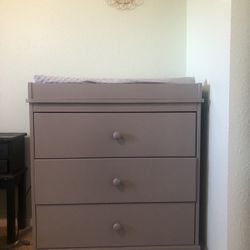 Crib & Dresser