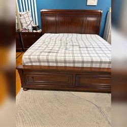 4 Pieces brown color king or queen bedframe set
