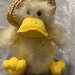 Fiesta Stuffed Yellow Duck with Straw Hat with Tag 11.5 “ brand new