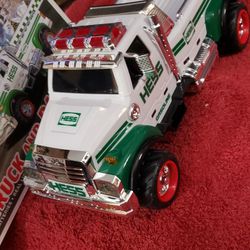 HESS TOY 2011 TRUCK & NO RACE CAR -CAR IS MISSING BOX WITH NO INSERTS READ DESCRIB PLEASE