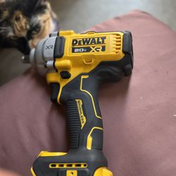 DEWALT 20V MAX XR Cordless 1/2 impact Wrench 