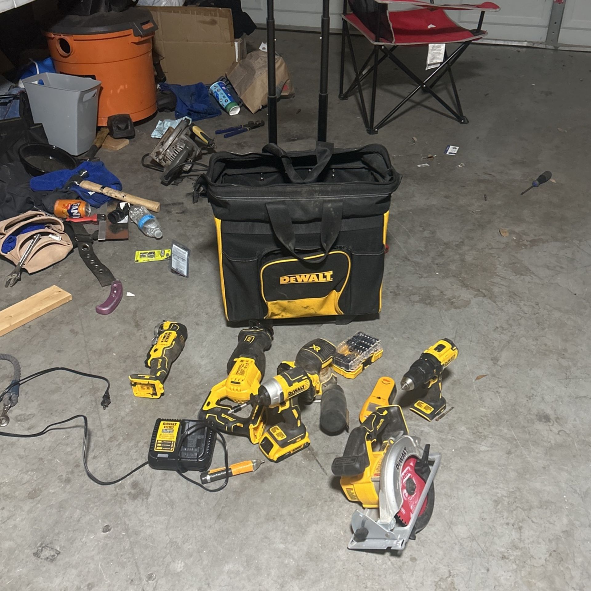 DeWalt 20v 9 Pc Power Tool Set W/ Rolling Tool Bag