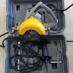 WORKFORCE  TND250 Circular Saw in case.