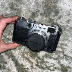 Nikon Black and Silver Cameras-and-accessories(164)12