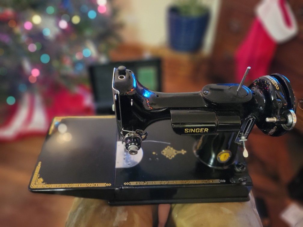 1950 Singer Sewing Machine Model 221-1
