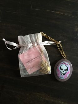 Skull Necklace Jewelry / Tarina Tarantino / Pink And Gold Rare 