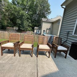 Set Of 4 Teak Wood Outdoor Chairs And Covers