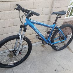 $480 Trek Fuel Ex-5 Full suspension mountain bike.