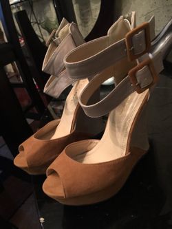 Nice wedge shoes size 8