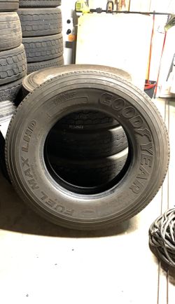295/75R22.5 Goodyear tire llanta