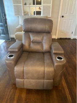 Electric Recliner - LIKE NEW