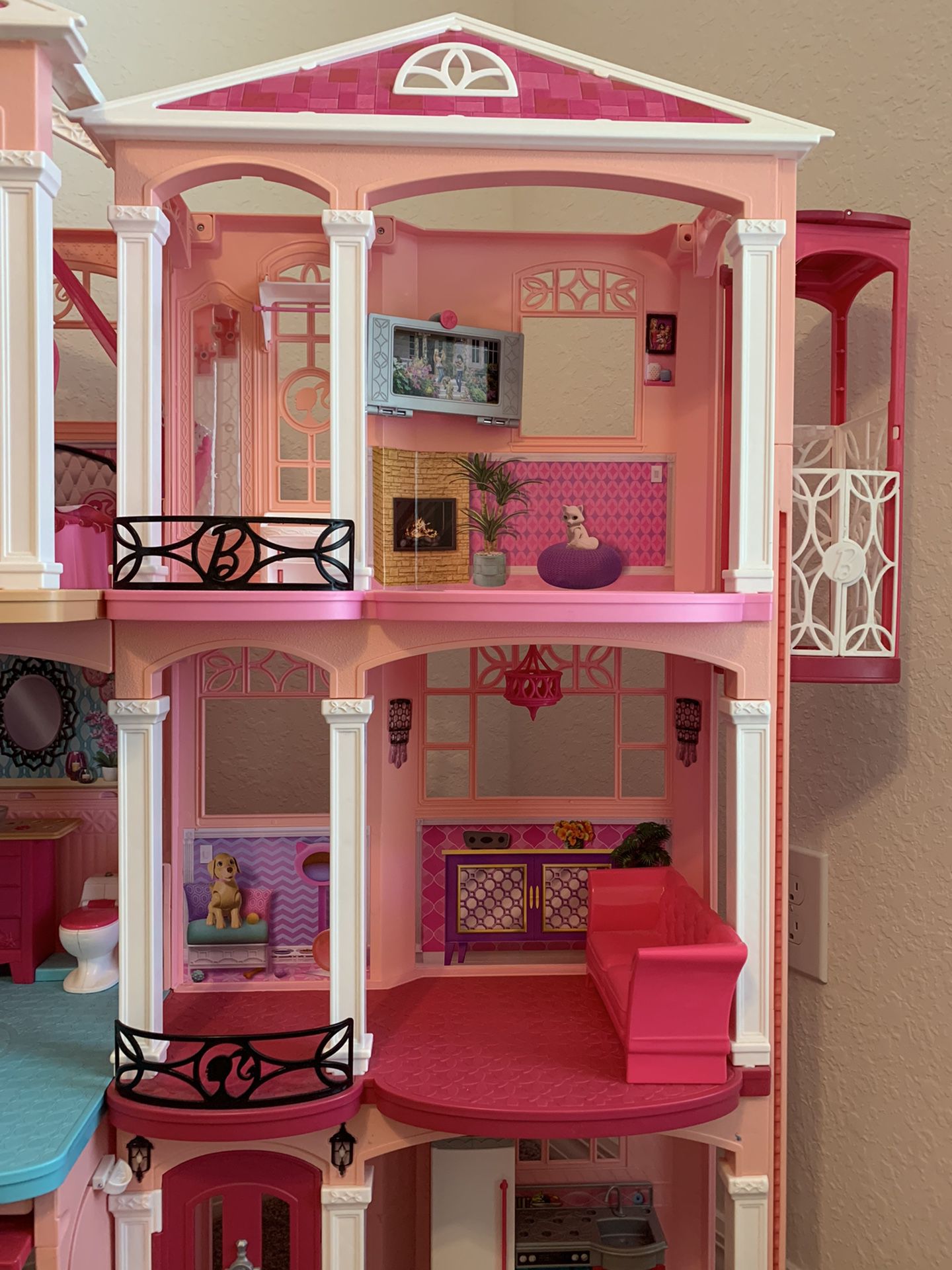 Barbie Dream House Just In Time For Christmas 