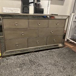 Stylish Mirror Dresser