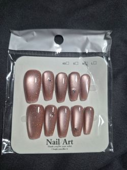 Press on nails