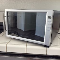 Wine Cooler. Frigidaire