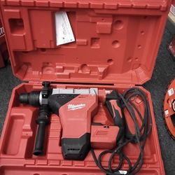 MILWAUKEE 1 - 3/4" ROTARY HAMMER 