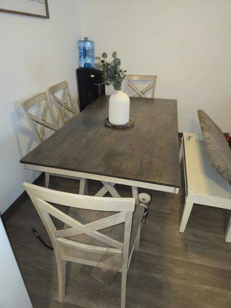 Dining Table /comedor