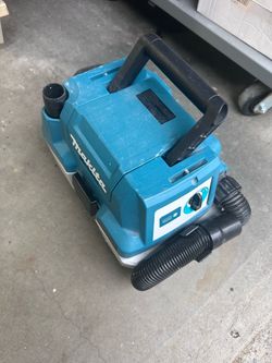 Makita xcv11 18v vacuum