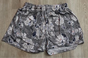 Women’s small INK+IVY Floral shorts