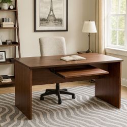 Wood Office Desk – Preowned – Great Condition – Delivery Available